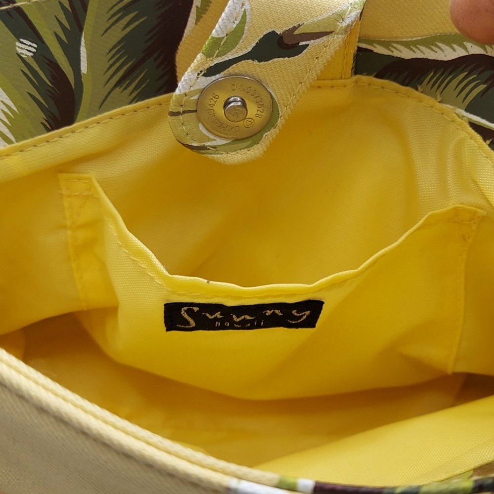 Sunny Hawaii Yellow Floral Bamboo Handled Purse - Picture 7 of 8